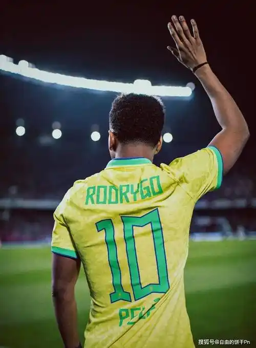 足球商业模 足球商业模