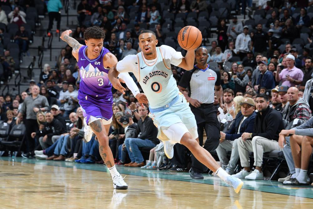 不仅折射出 不仅折射出